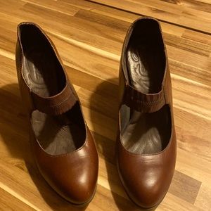 Born brown Mary Jane shoes size 9.5